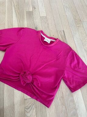 Knot-Front Cropped Tee in Bright Fuchsia
